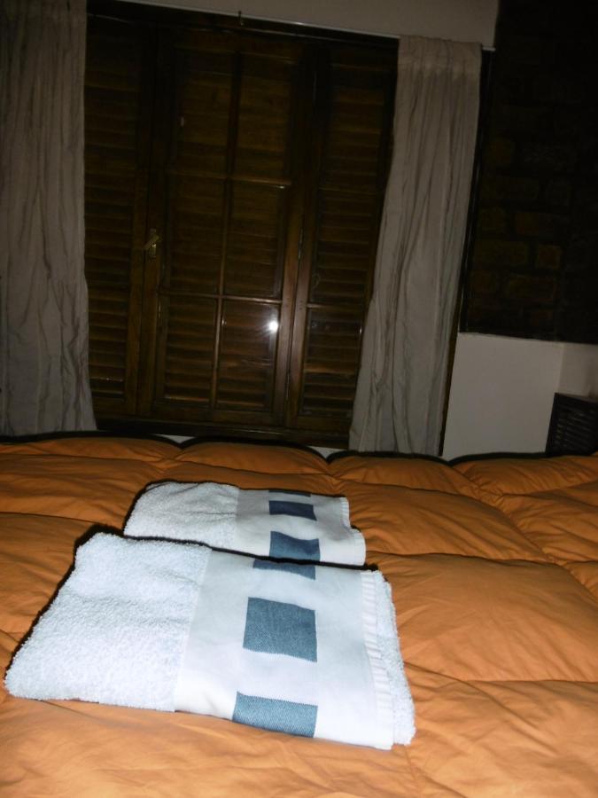 Hostel La Casa De Tounens Пуерто Мадрин Екстериор снимка